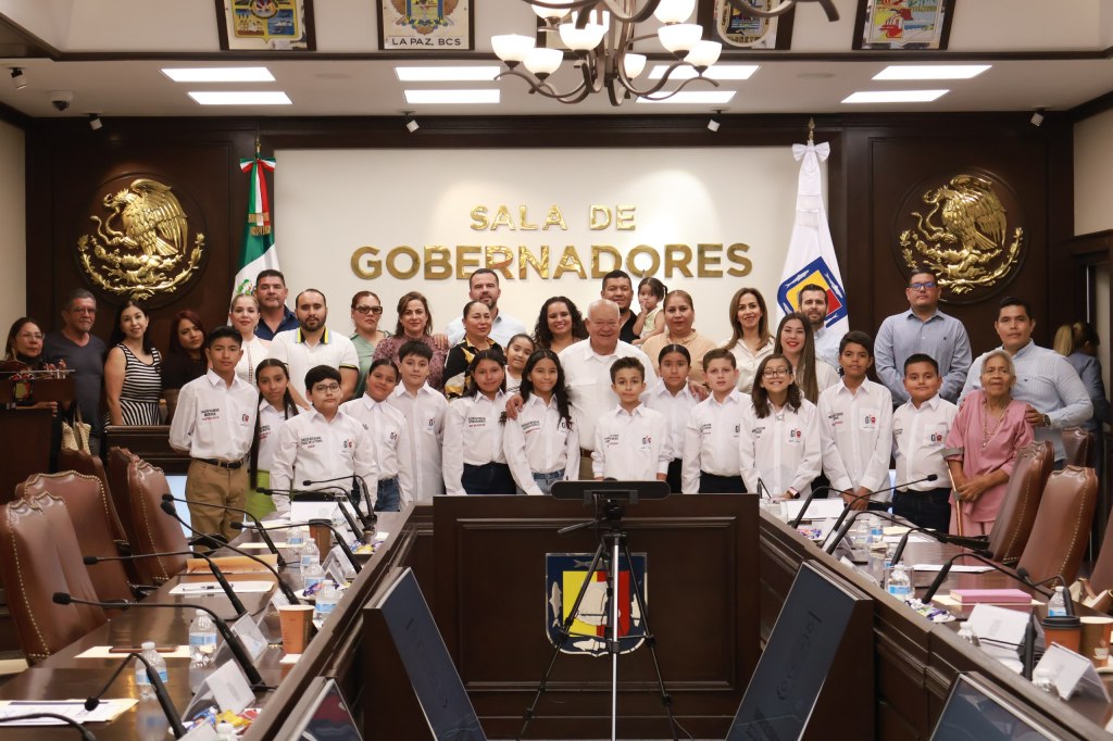 Presenta Víctor Castro a Gobernador Infantil 2025 y su&nbsp;gabinete