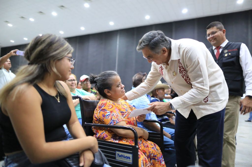 Encabeza Américo entrega de tarjetas de Pensión para el Bienestar a Personas con&nbsp;Discapacidad