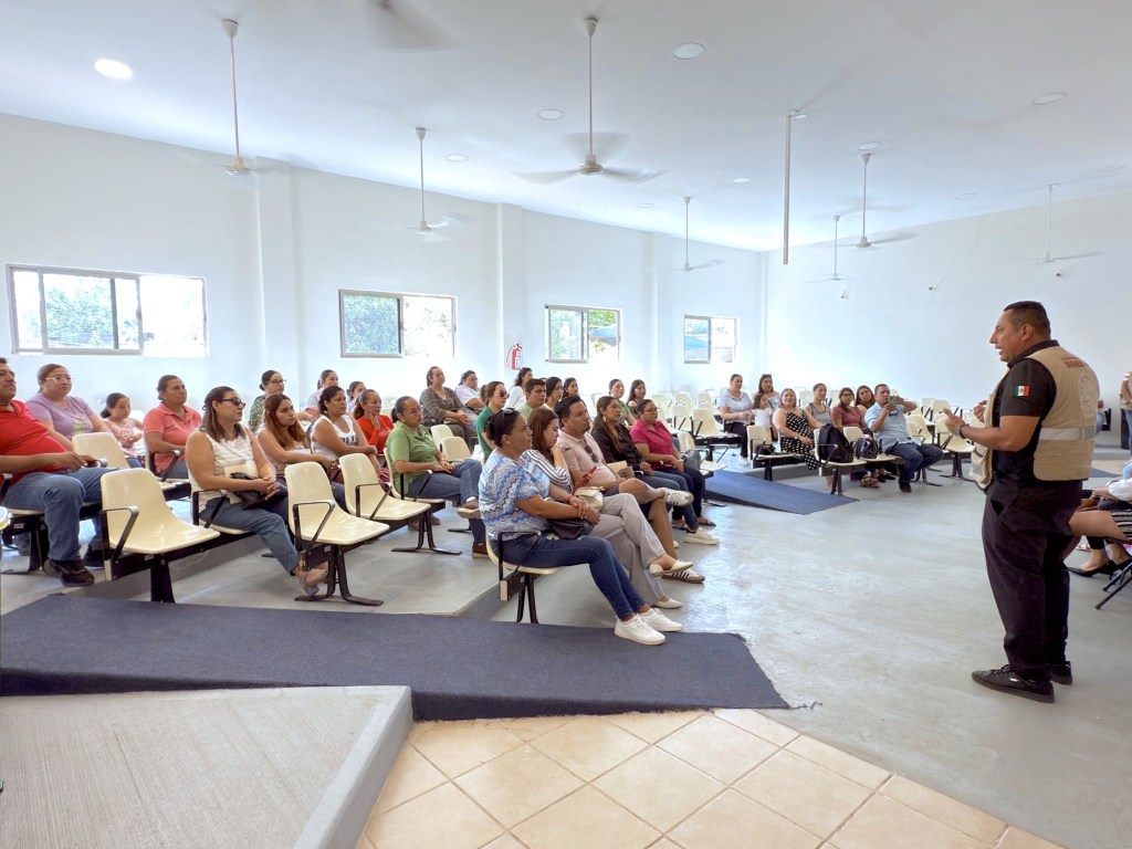 Compromisos con la Educación: Entrega de&nbsp;medios de&nbsp;pago a Comités&nbsp;Escolares