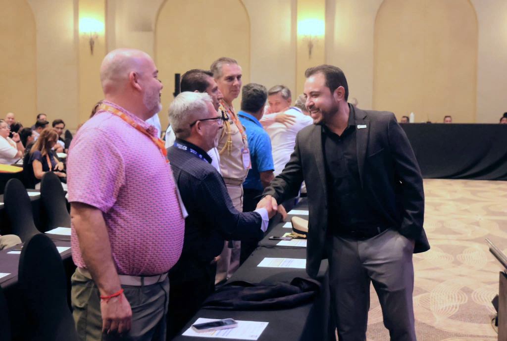 Impulsa alcalde Christian Agúndez innovación turística en el 10° Foro Internacional de Marketing y Venta Los&nbsp;Cabos