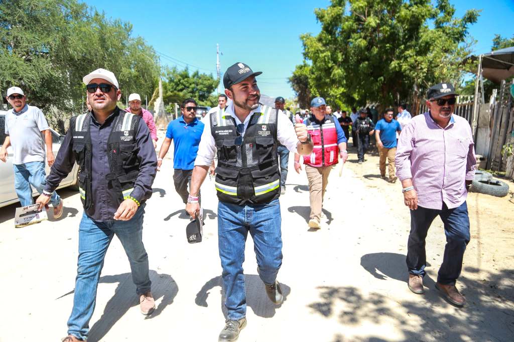 Casa por casa Alcalde Christian Agúndez invitó a Audiencia Pública y Jornadas&nbsp;Sociales