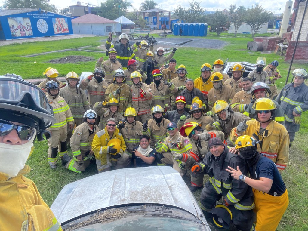 Bombero de Cabo San Lucas recibe formación especializada&nbsp;sobre&nbsp;rescate urbano y extracción vehicular&nbsp;en El Salto,&nbsp;Jalisco