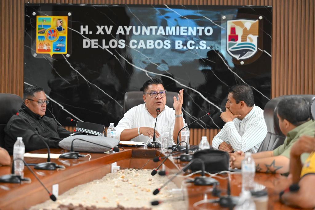 Analizan autoridades y comunidad ciclista rutas seguras para entrenamiento en Los&nbsp;Cabos