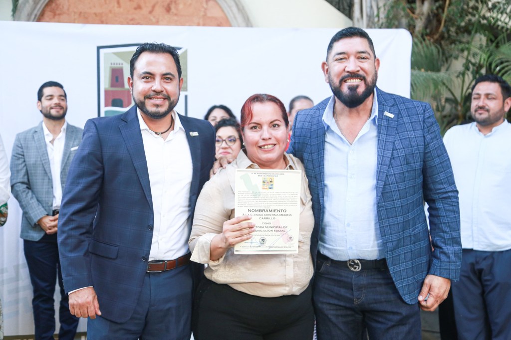 Entregan&nbsp;nombramientos a titulares&nbsp;de seis direcciones&nbsp;del XV Ayuntamiento de Los&nbsp;Cabos