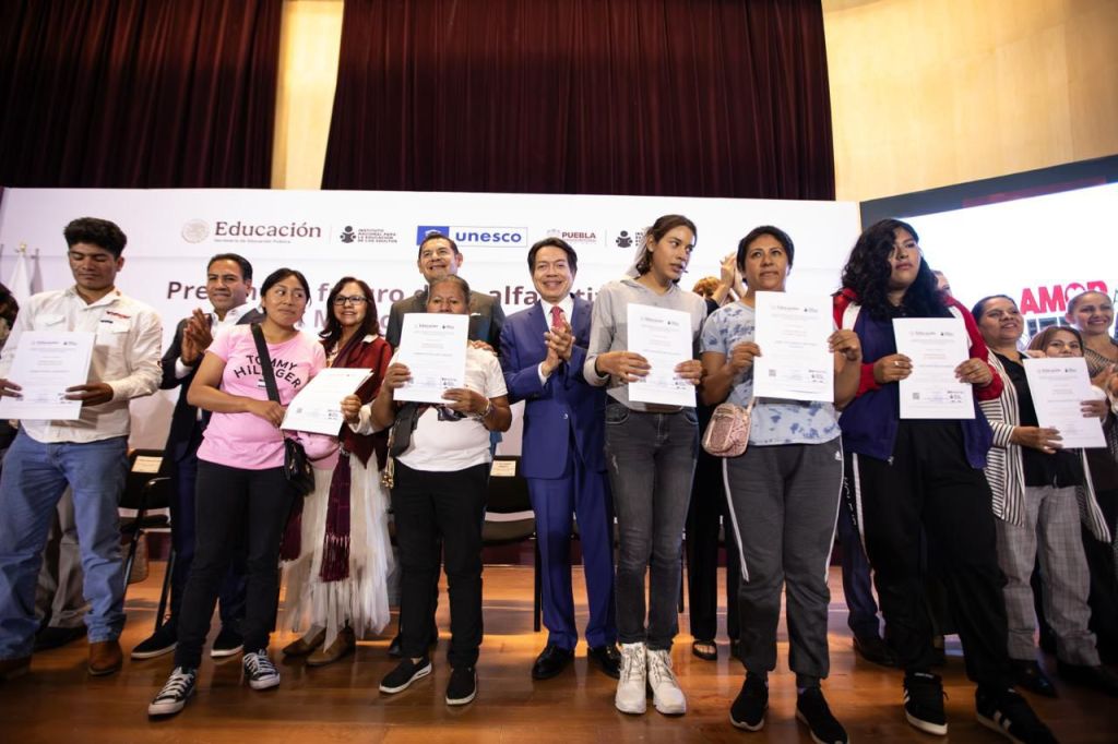 Ratifica Gobierno de México y autoridades de Puebla y Chiapas compromiso para erradicar el analfabetismo en&nbsp;2026