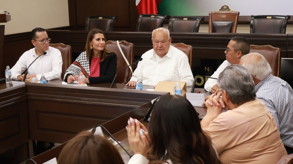 Gobernador Víctor Castro se reúne con la embajadora de Palestina y acuerdan&nbsp;impulsar acciones de&nbsp;cooperación