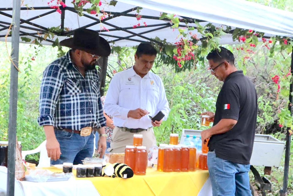 Delegación de Miraflores muestra su riqueza agrícola, apícola, ganadera y gastronómica al embajador de&nbsp;Panamá
