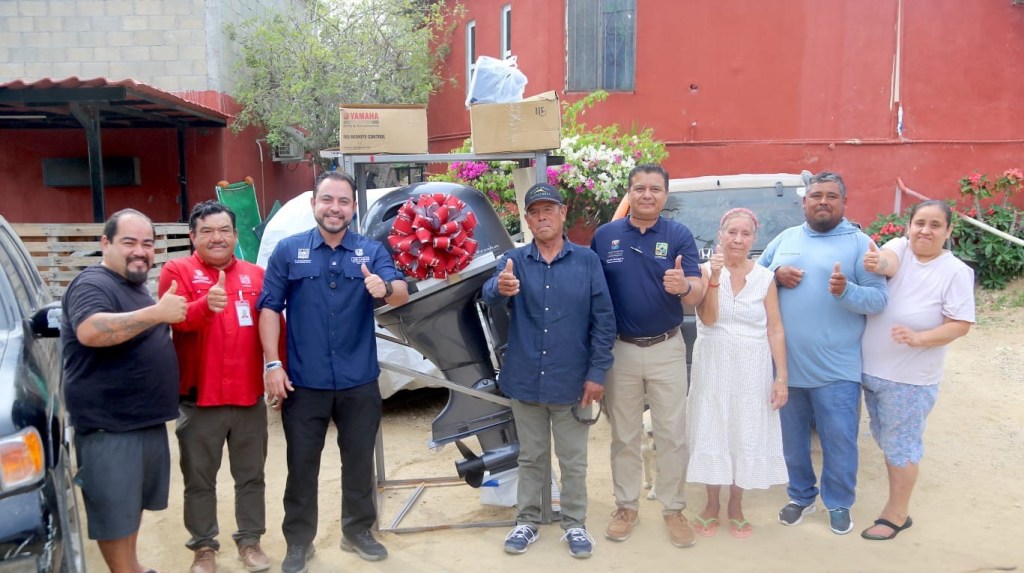 Entrega Alcalde Christian Agúndez apoyo a pescador de La&nbsp;Playa