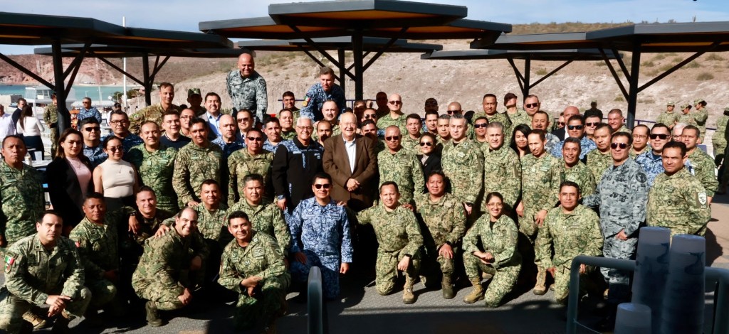 Gobernador Víctor Manuel Castro Cosío comparte visión de desarrollo sostenible ante el Colegio de la Defensa&nbsp;Nacional