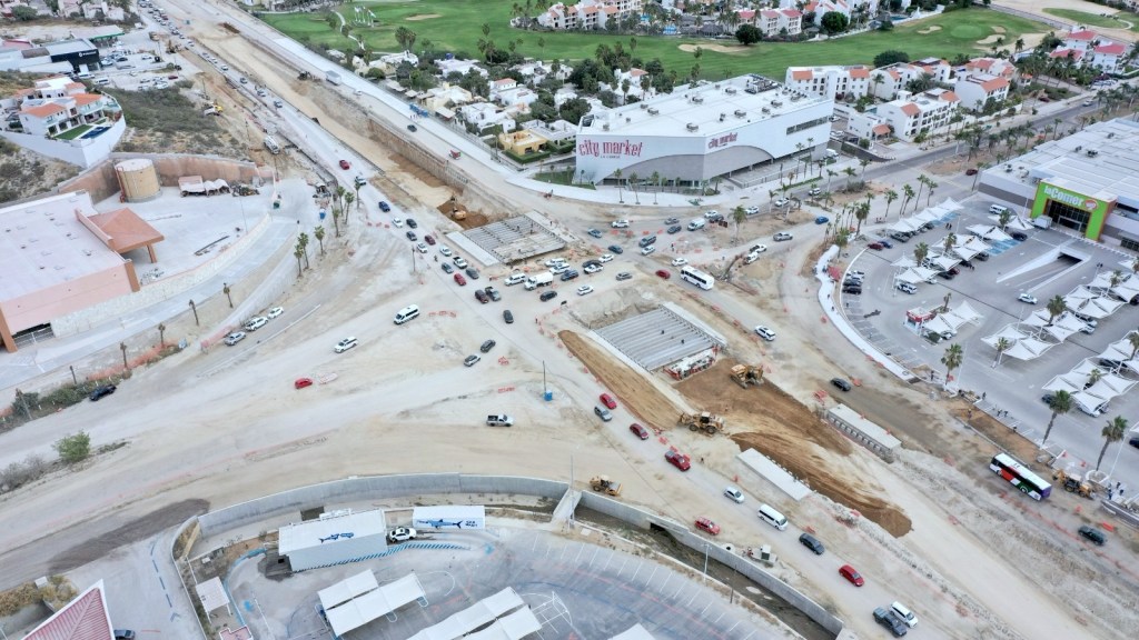 Reactivan obras de la Glorieta de las Mujeres Libres de BCS; avance supera el&nbsp;60%