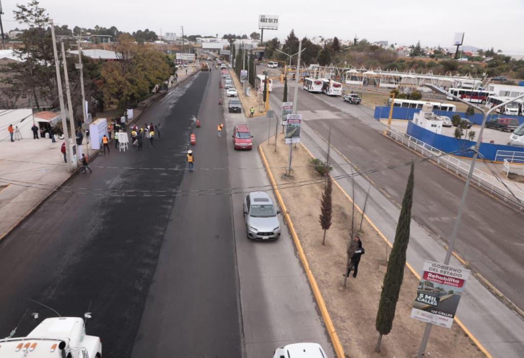 TREN DE PAVIMENTACIÓN TRANSFORMA VIALIDADES, GENERA AHORRO Y CONECTA A PUEBLA