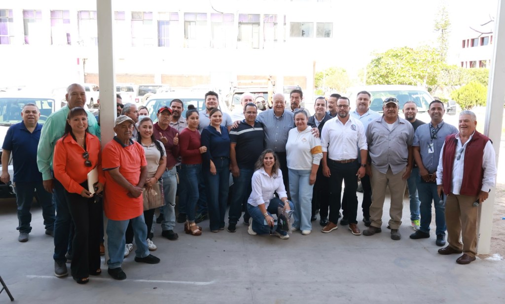 Entrega Gobernador vehículos y equipamiento; fortalece la operatividad del área de Servicios Generales