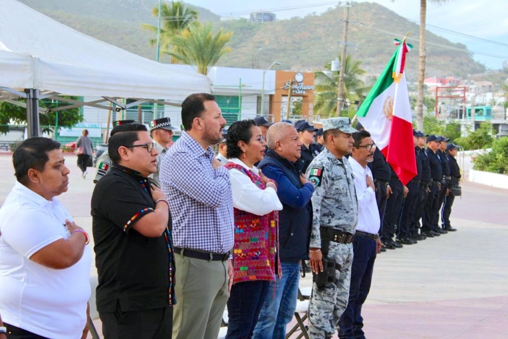 Reconocen labor de Bomberos y Protección Civil tras incendio en Cabo San&nbsp;Lucas