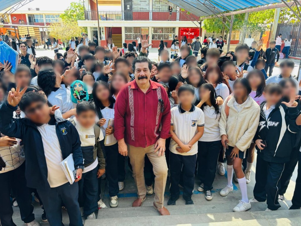 Con taller y proyección de cortometrajes, Enoc Leaño participó en la Semana del Cine en Los Cabos