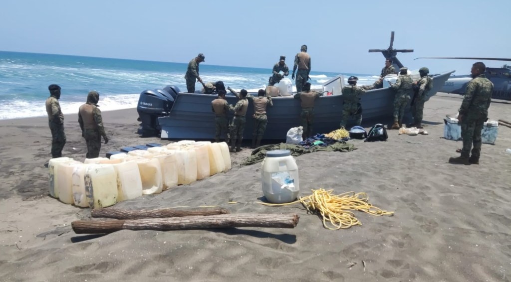 SE ASEGURA 1.5 TONELADAS DE CARGA ILÍCITA Y DETIENE A CINCO PERSONAS, EN AGUAS FRENTE DE&nbsp;CHIAPAS