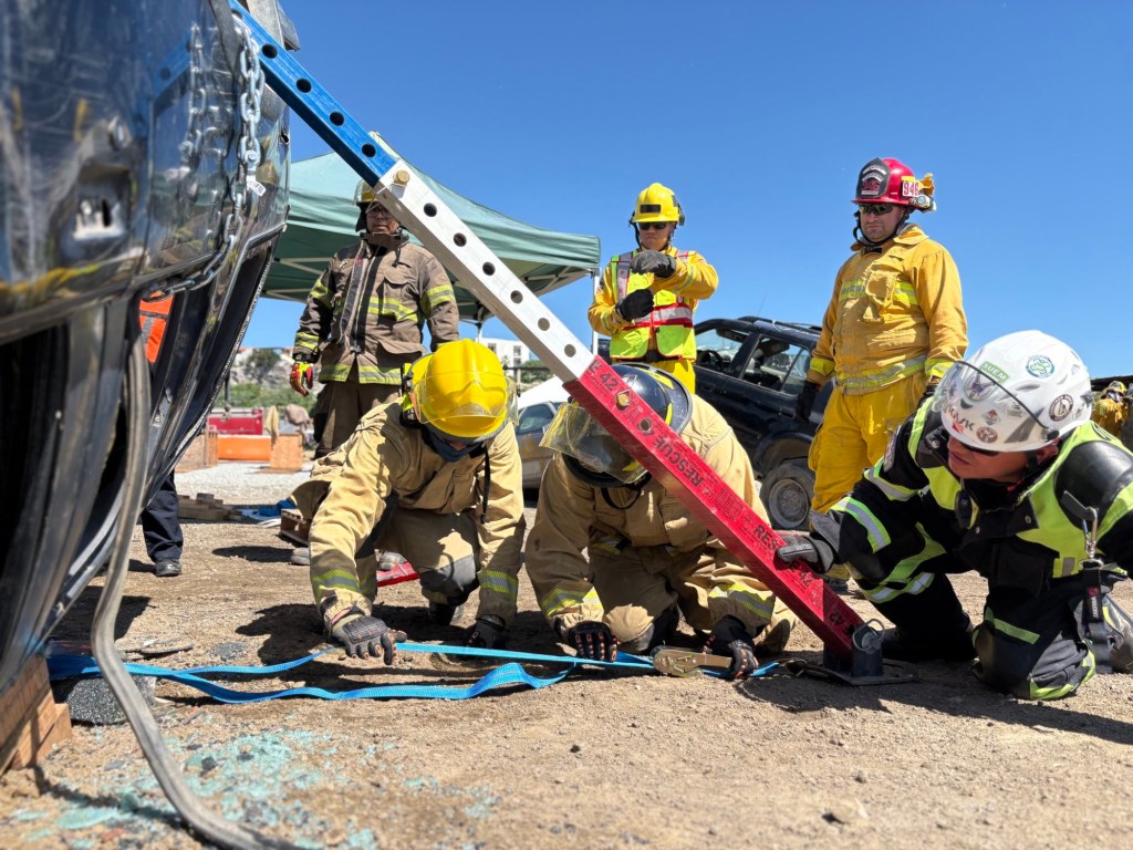 Christian Agúndez anuncia dignificación salarial y nuevas “quijadas de la vida” para Bomberos de Los&nbsp;Cabos
