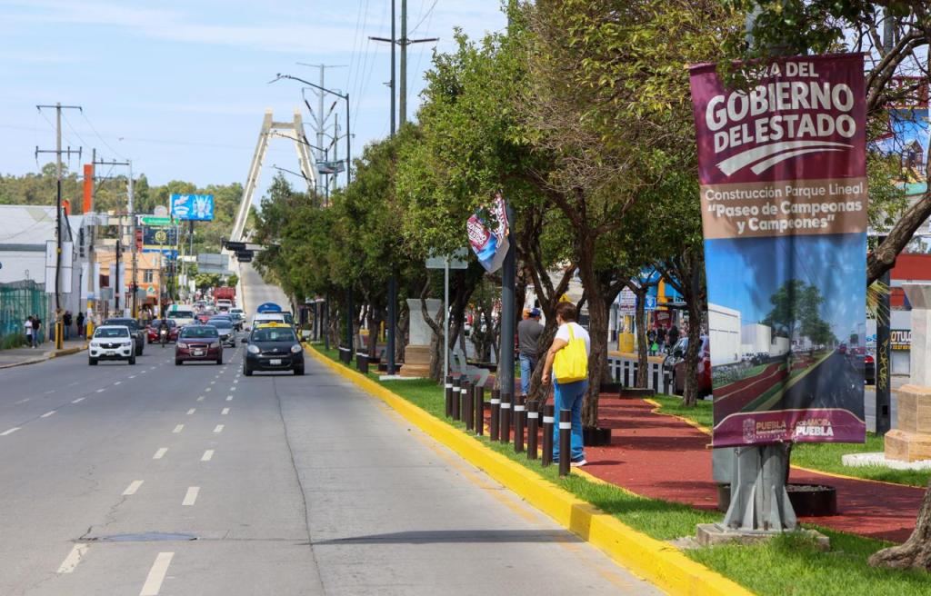 CON MAQUINARIA PROPIA Y RESPALDO FEDERAL, GOBIERNO ESTATAL TRANSFORMA VIALIDADES EN&nbsp;PUEBLA