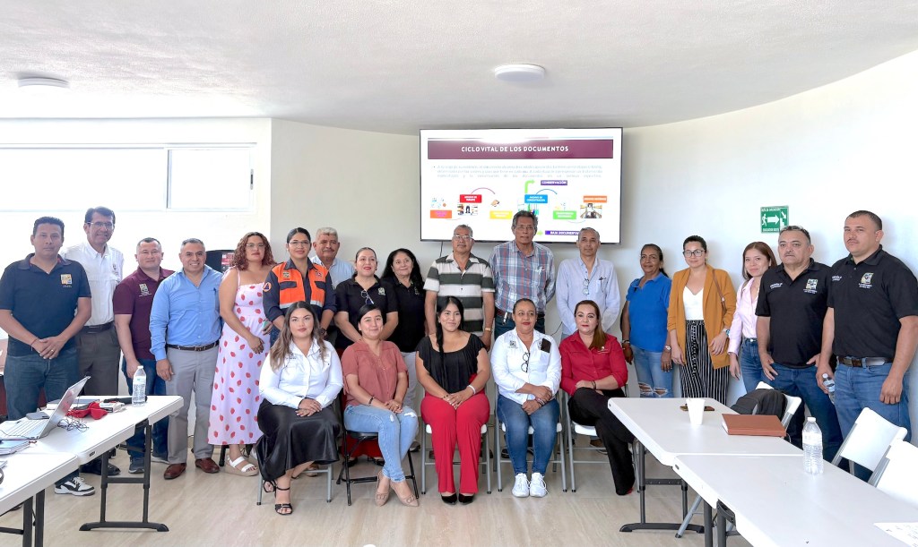 Capacitan a personal del Ayuntamiento de Los Cabos en mejora del resguardo de archivos