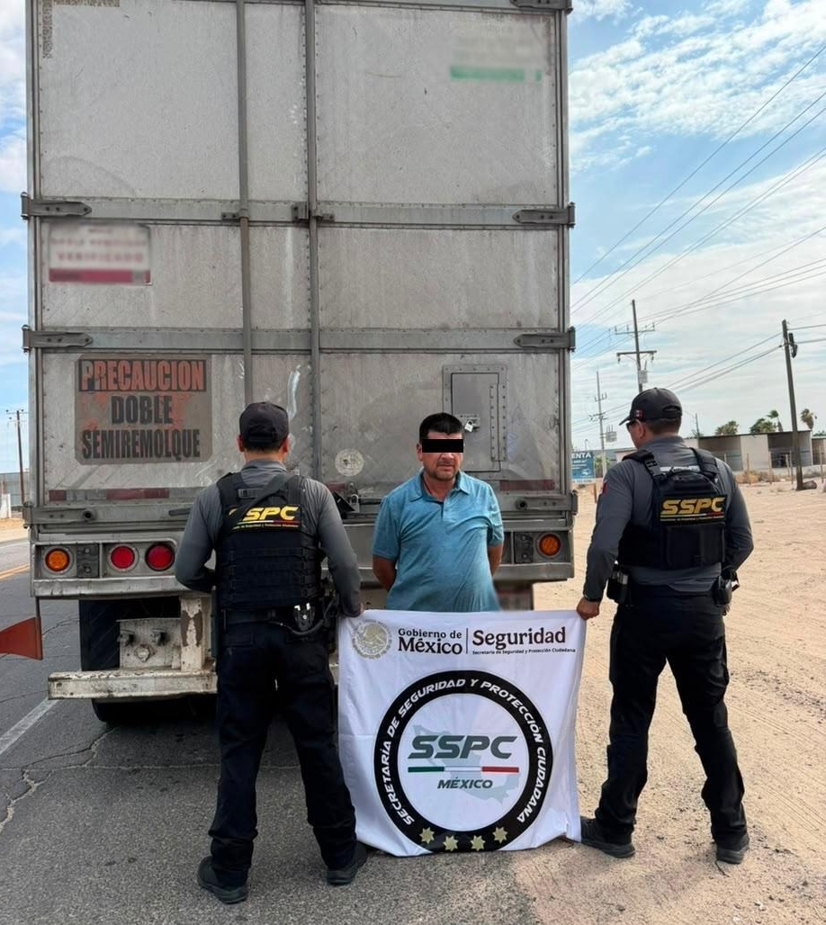 EN SONORA, AUTORIDADES FEDERALES ASEGURAN MÁS DE TRES TONELADAS DE METANFETAMINA OCULTAS EN ALIMENTO PARA GANADO