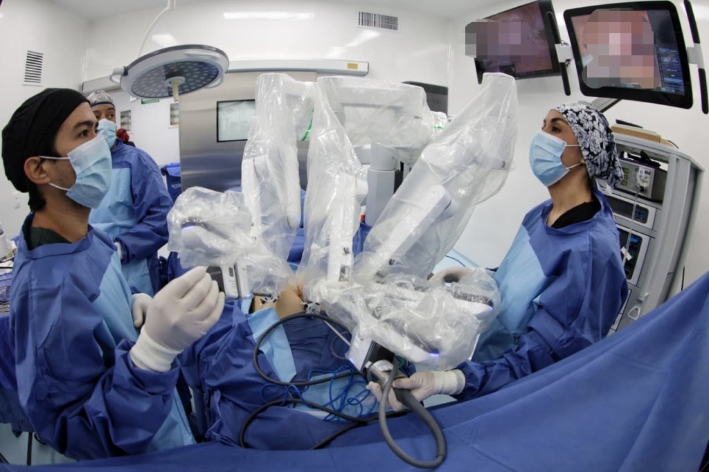 Con robot Da Vinci, médicos del HR “1° de Octubre” del ISSSTE retiran tumor renal a paciente de 72&nbsp;años