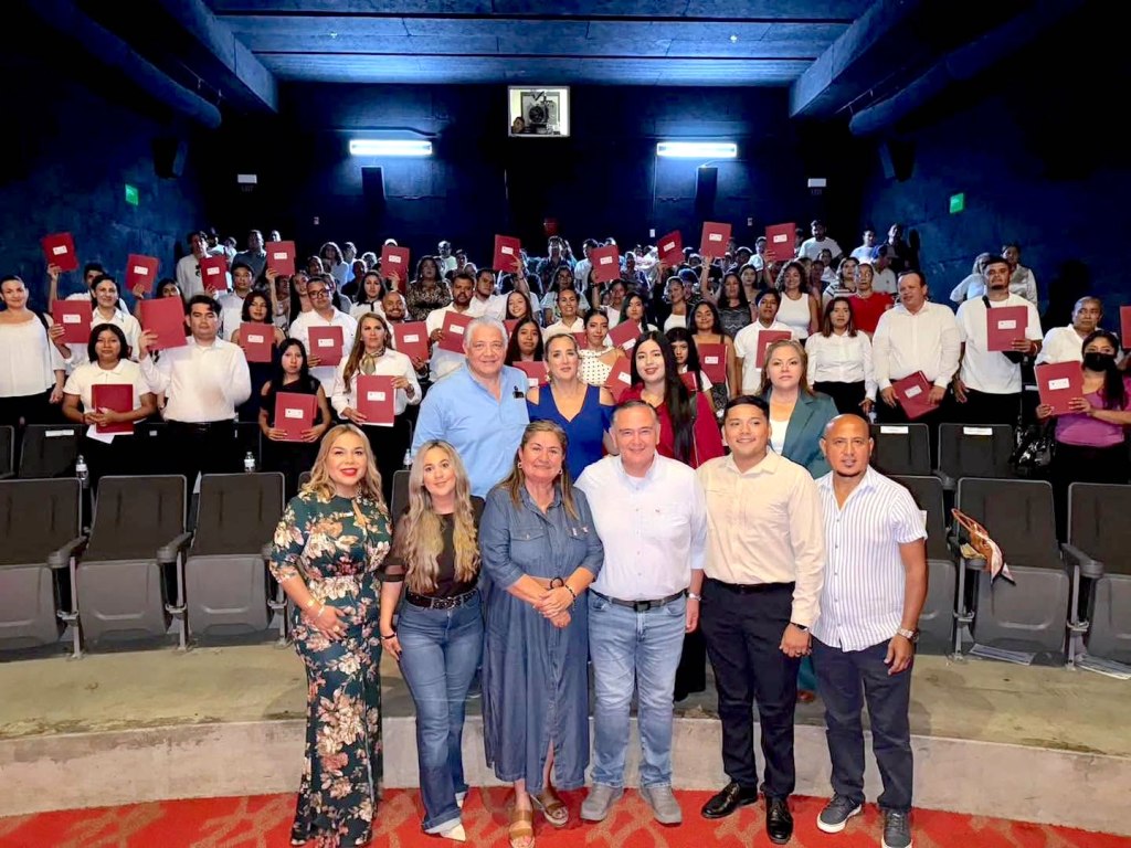 Entregan certificados de estudios a 48 estudiantes de Cabo San Lucas mediante Preparatoria Abierta