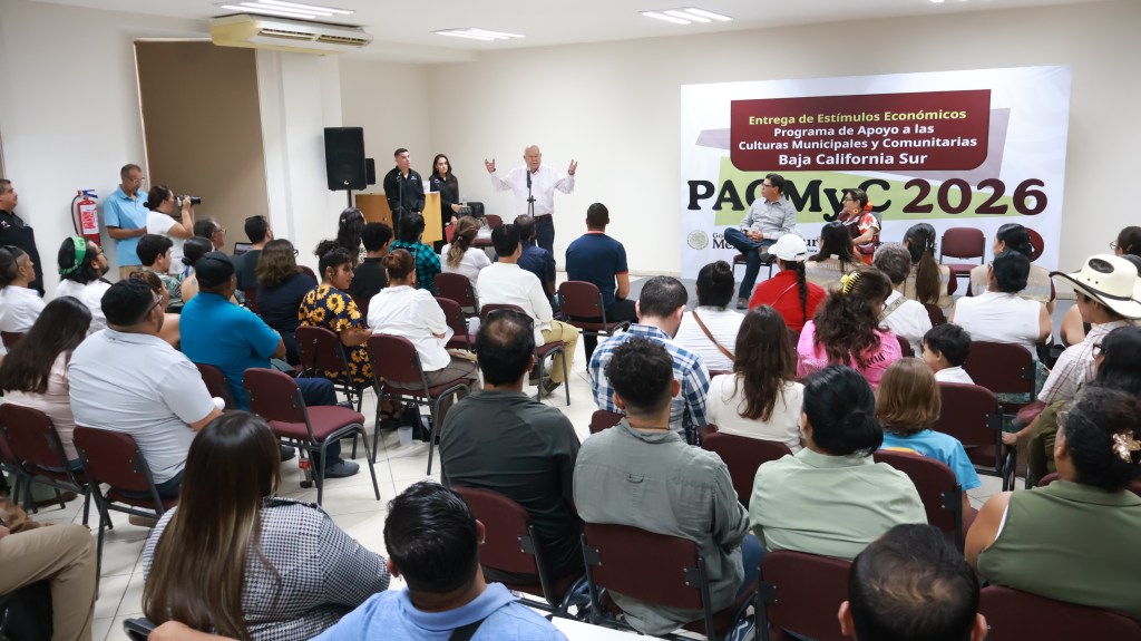 Entrega Gobernador recursos del PACMyC a 31 creadores; preservan tradiciones y raíces sudcalifornianas