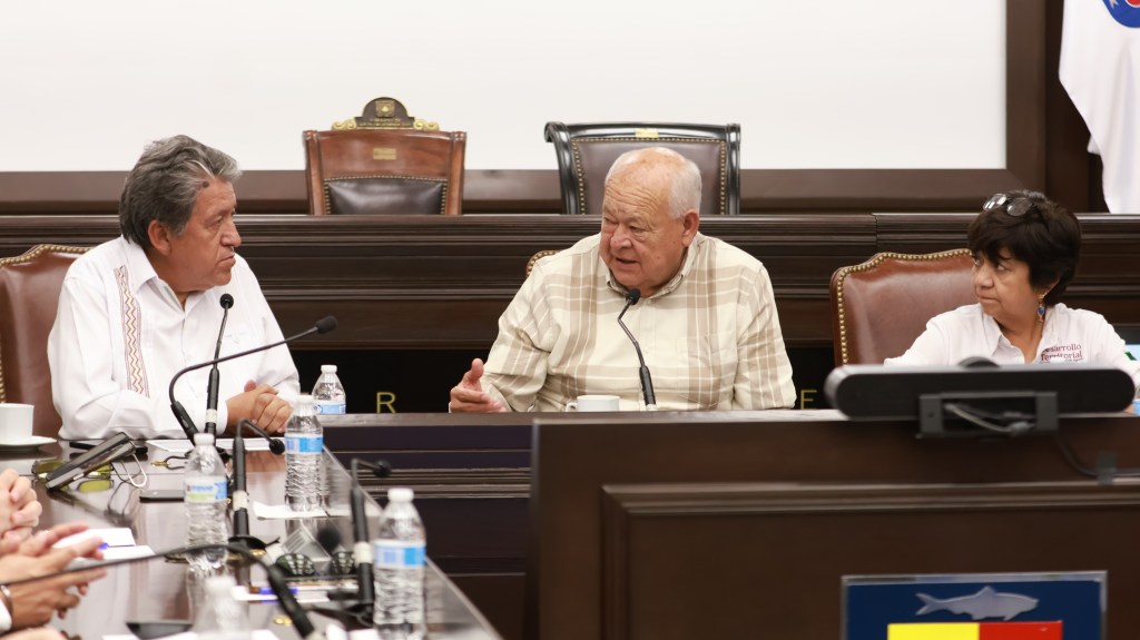 Encabeza gobernador Víctor Castro reunión de seguimiento al Programa de Vivienda para el Bienestar en&nbsp;BCS