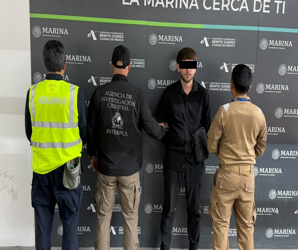 EN EL AICM, MARINA Y ANAM ASEGURAN MÁS DE OCHO KILOS DE COCAÍNA OCULTOS EN&nbsp;ARTESANÍAS