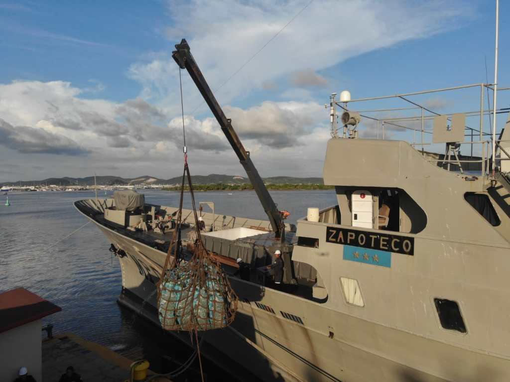 Zarpa buque de la Armada de México para establecer puente marítimo y llevar apoyo a la población afectada por el impacto del huracán “Polo” en Baja California&nbsp;Sur