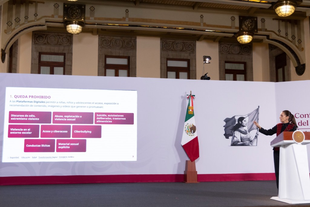 PRESIDENTA CLAUDIA SHEINBAUM PRESENTA DECRETO PARA GARANTIZAR QUE PLATAFORMAS DIGITALES SEAN ESPACIOS SEGUROS PARA NIÑAS, NIÑOS Y&nbsp;ADOLESCENTES